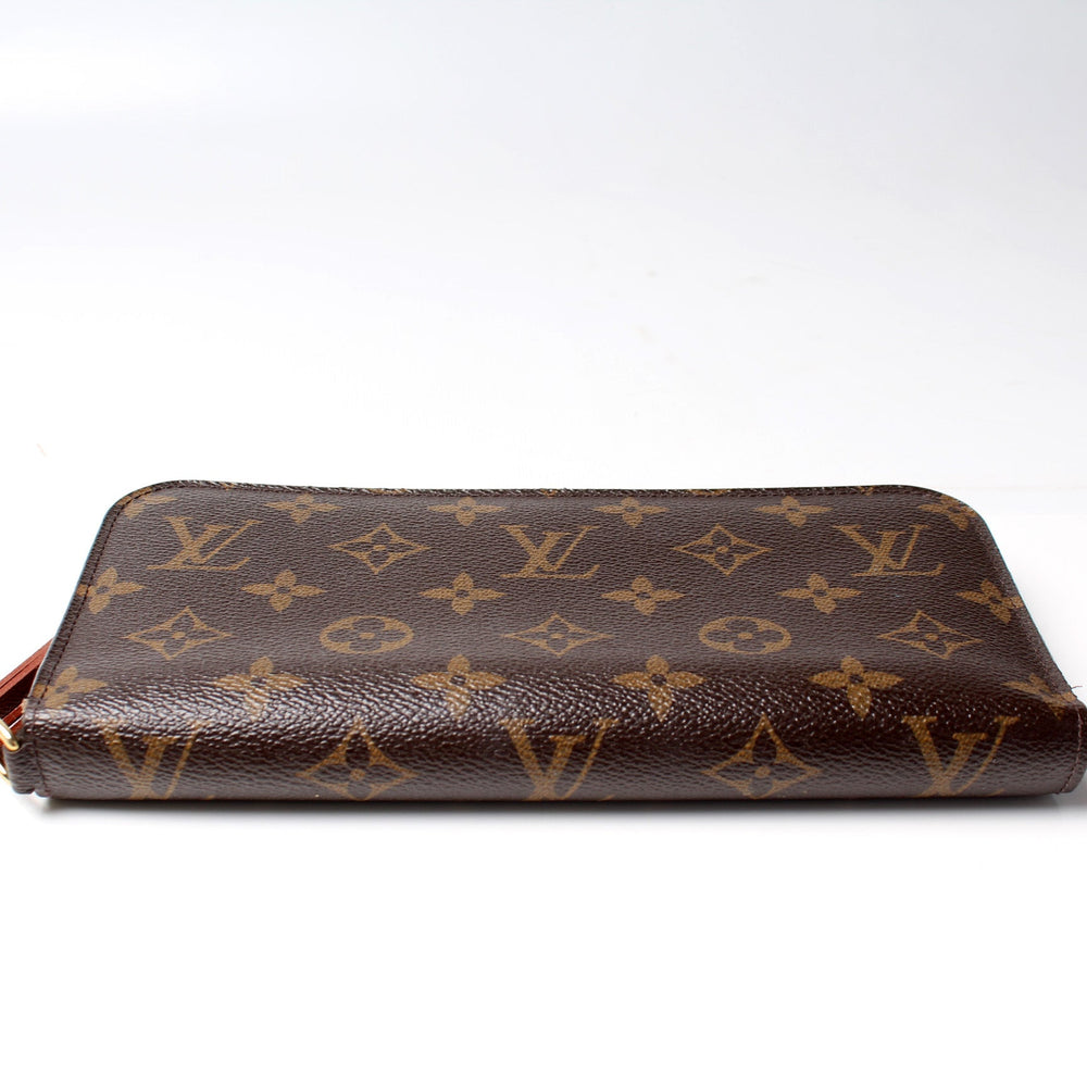 
                      
                        Insolite Wallet Monogram
                      
                    