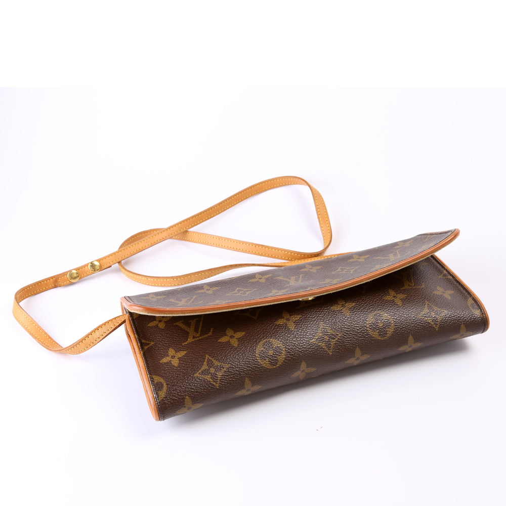 
                      
                        Pochette Twin GM Monogram
                      
                    