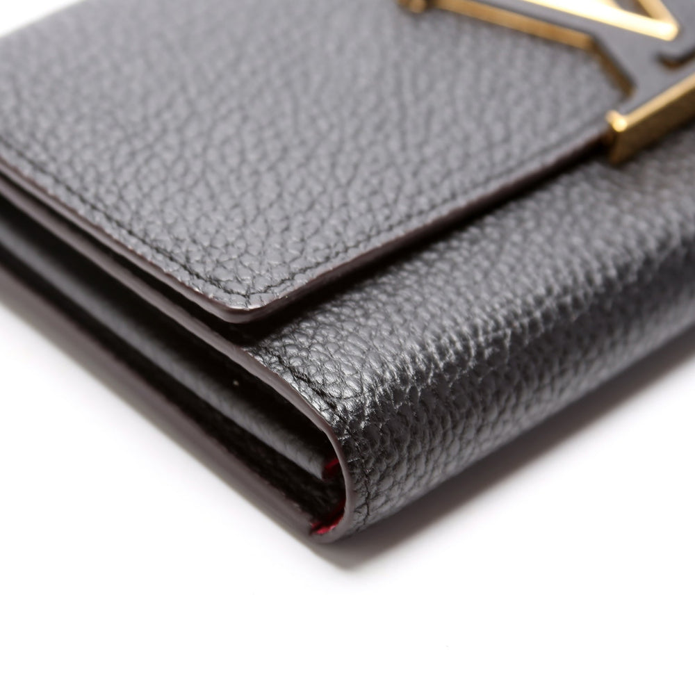 
                      
                        Capucines Wallet Large Plain
                      
                    