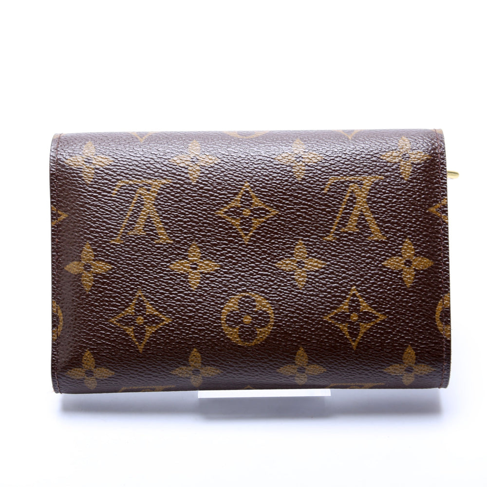 
                      
                        Alexandra Wallet Monogram
                      
                    