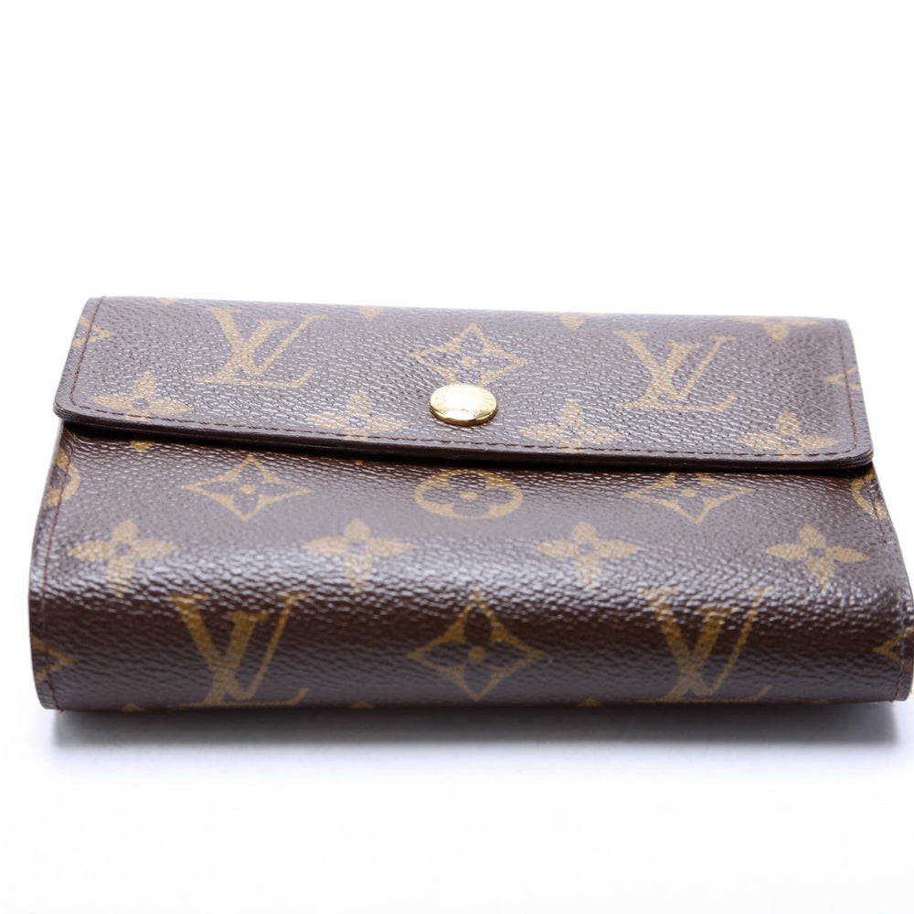 
                      
                        Alexandra Wallet Monogram
                      
                    