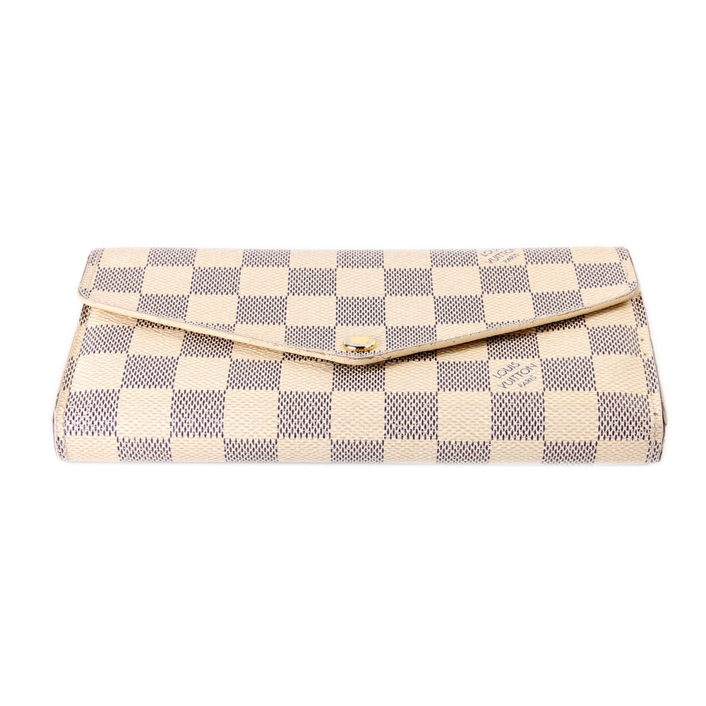 
                      
                        Sarah wallet Damier Azur Newer
                      
                    