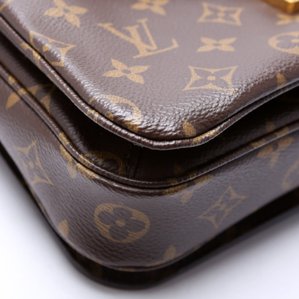 
                      
                        Pochette Metis Monogram
                      
                    