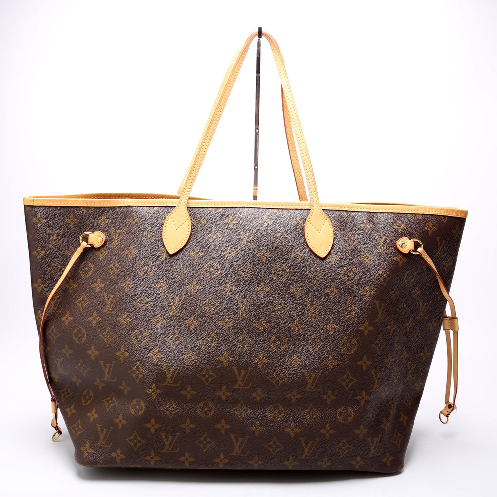 
                      
                        Neverfull GM Monogram
                      
                    