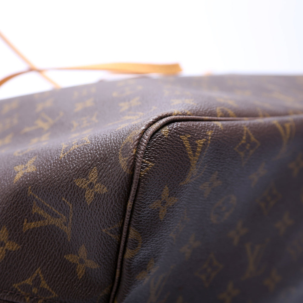 
                      
                        Neverfull GM Monogram
                      
                    