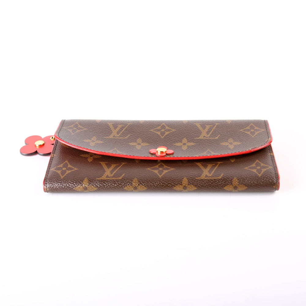 
                      
                        Emilie Wallet Flower
                      
                    