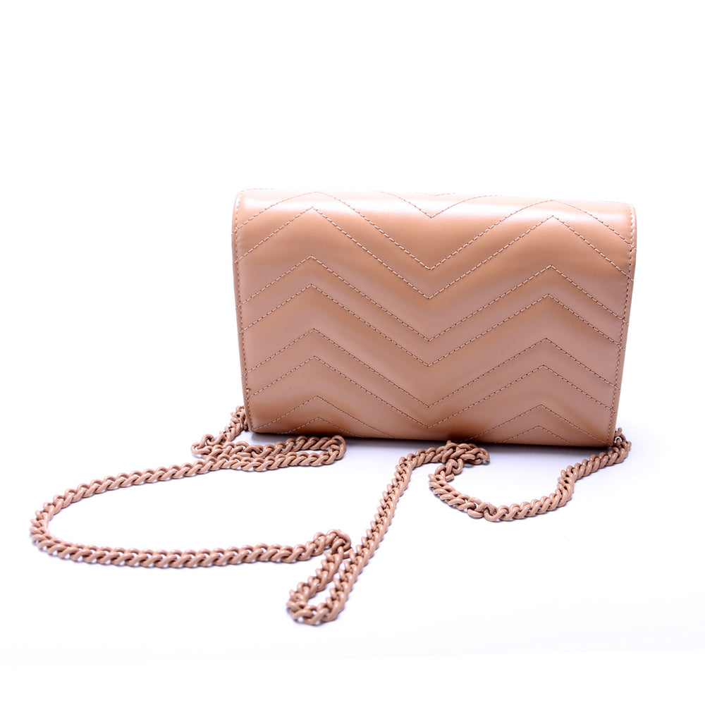 
                      
                        Marmont Monochrome Chain Wallet
                      
                    