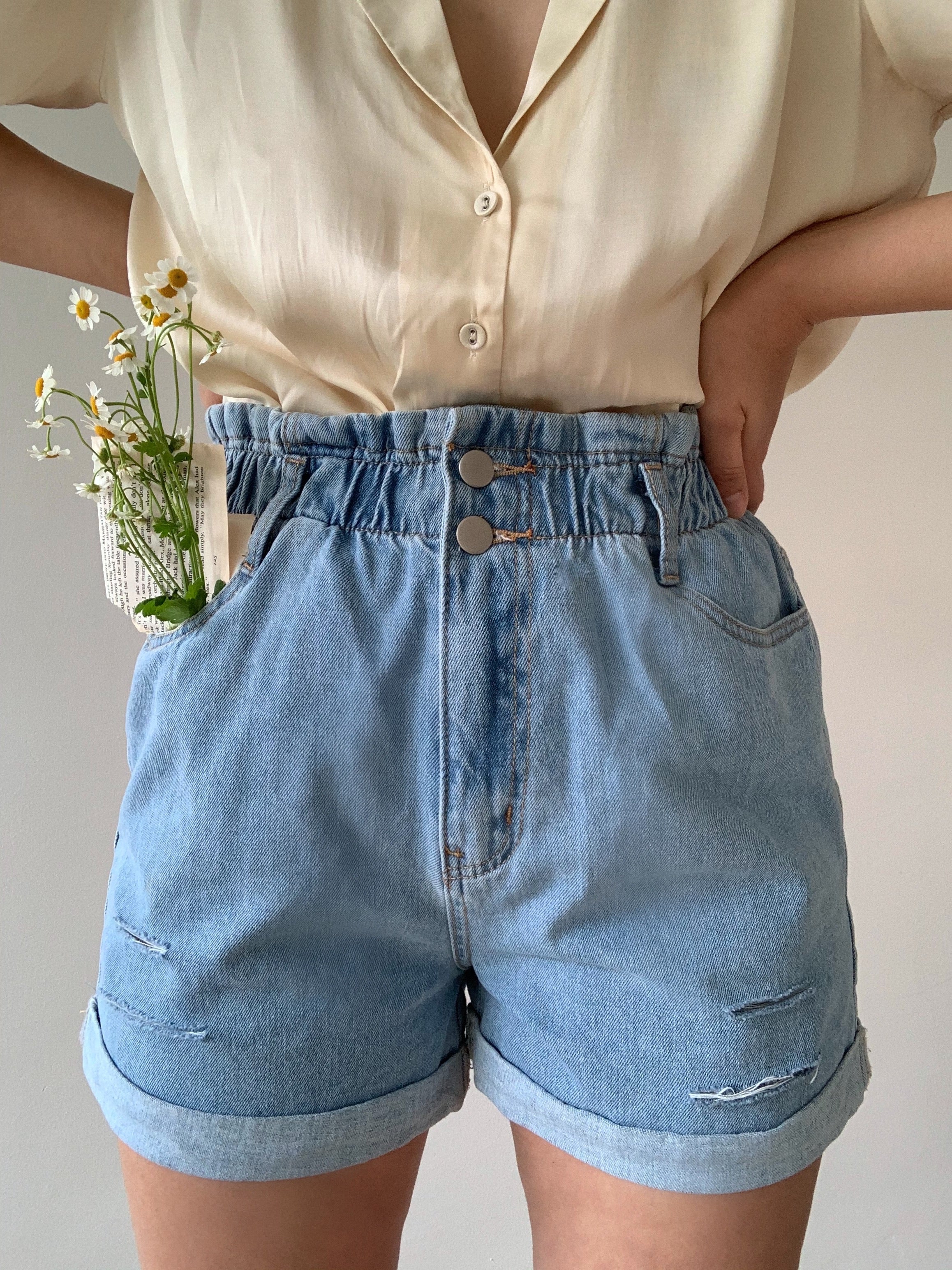 Pocket Full of Daisies Shorts